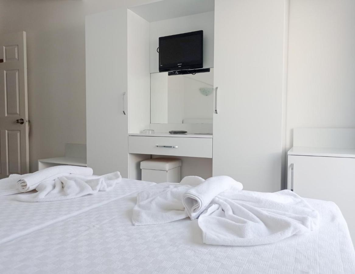 Navy Hotel İçmeler Ngoại thất bức ảnh
