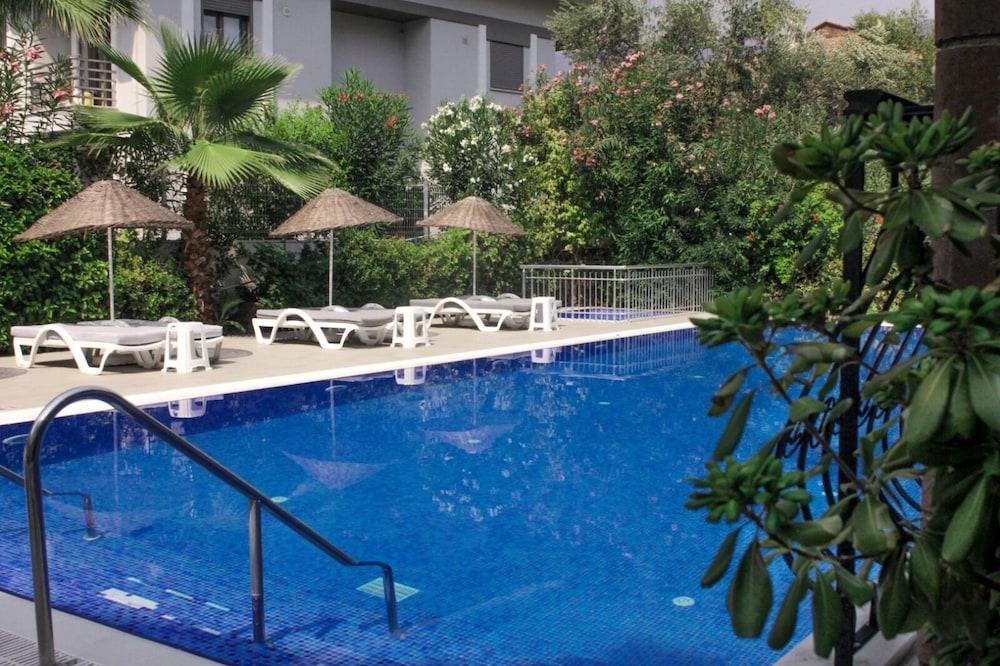 Navy Hotel İçmeler Ngoại thất bức ảnh