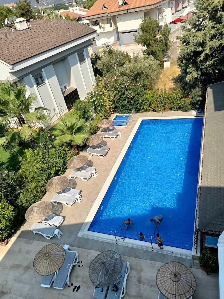 Navy Hotel İçmeler Ngoại thất bức ảnh
